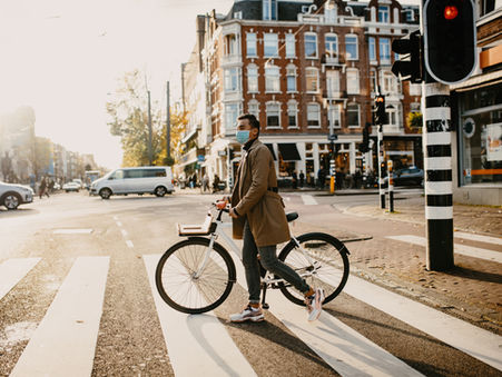 איך חוצים מעבר חציה עם אופניים?