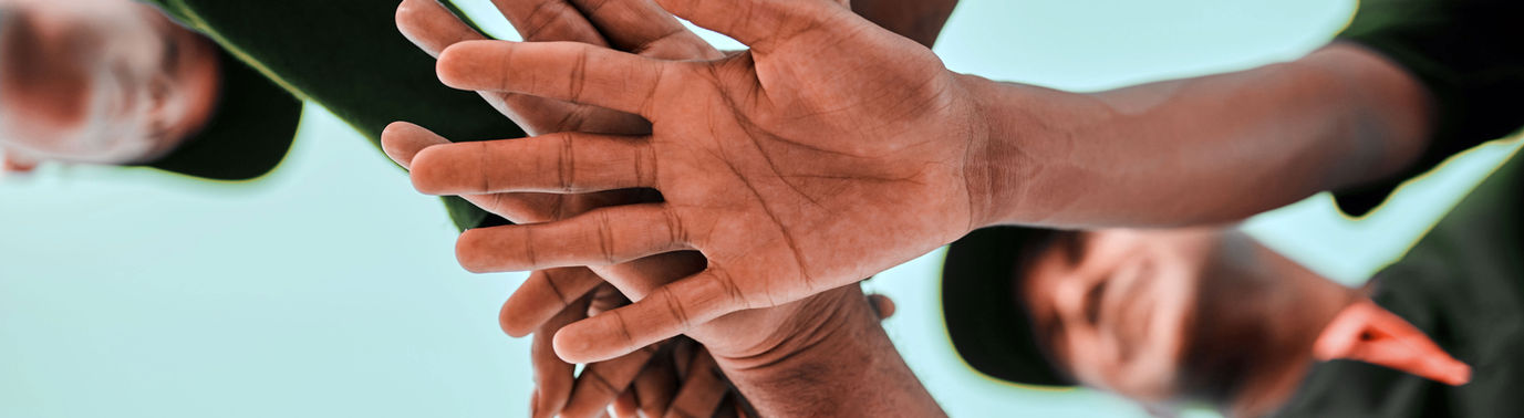 Image illustrant des initiatives écoresponsables au Yenzclub Solidarun, avec des bénévoles soutenant nos valeurs.