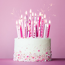 Gâteau d'anniversaire avec bougies