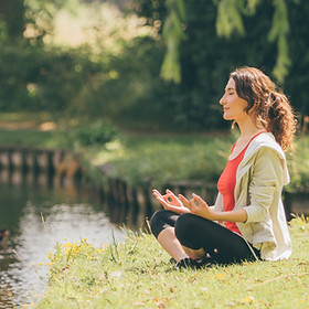 Meditation am See – innere Ruhe und Selbstverbundenheit
