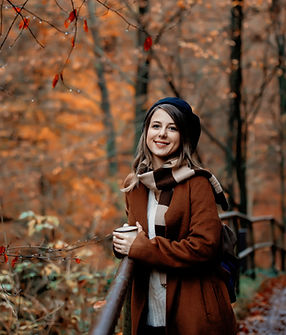 Femme qui a développé sa confiance en soi