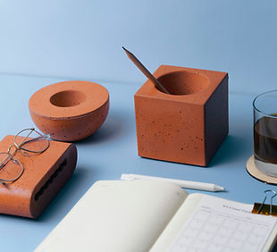 Schreibtischaccessoires aus Terrakotta