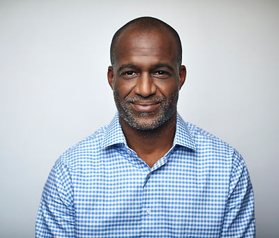 Portrait d'un homme souriant