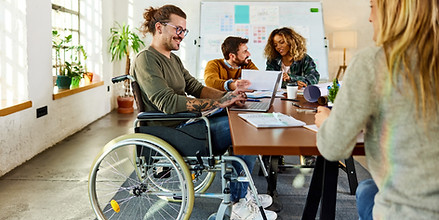 Oficina moderna y accesible