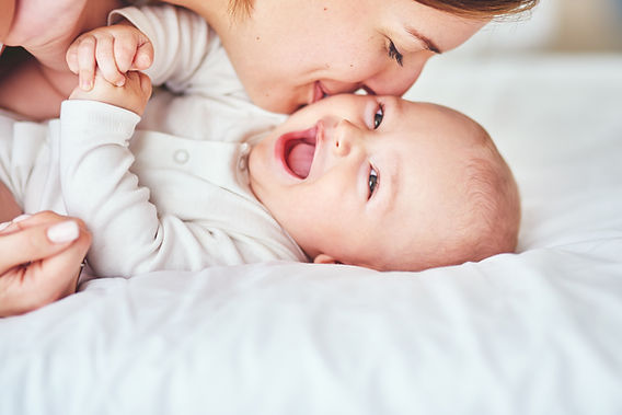 Bebê feliz