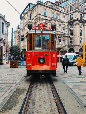 Tramvay ve İnsanlar