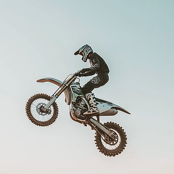 Motorrad-Sprungstunt