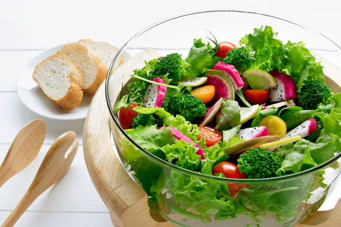 カラフルな野菜サラダ