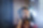 Chanteur enregistrant une chanson
