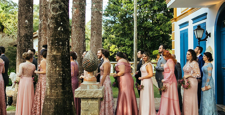 A practical overview of wedding financing options, covering personal loans, credit cards, and buy-now-pay-later plans, along with the risks worth understanding.