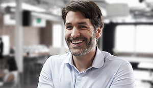 Empresário sorrindo