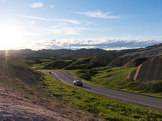 丘陵地帯を通る道