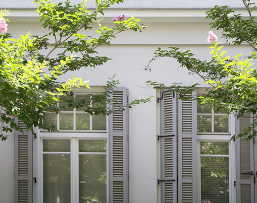 Vue élégante par la fenêtre