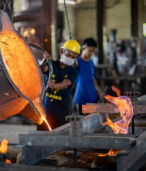 鋳物工場の溶融金属
