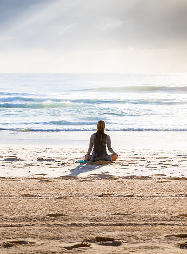 Meditando en la playa
