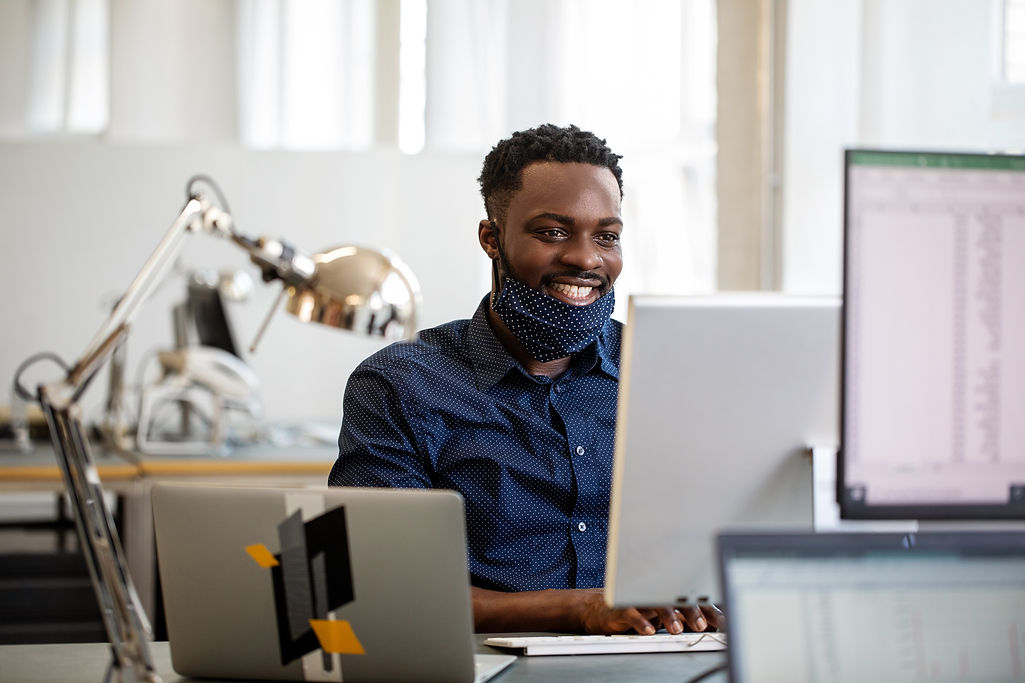 Trabajar con máscara facial