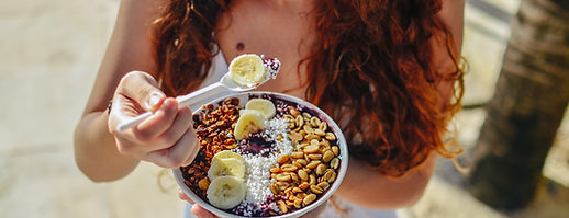 Comer acai