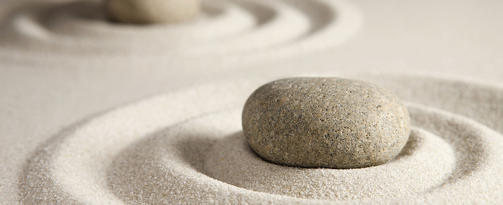 Modelli concentrici di sabbia rastrellata