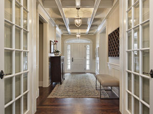 Smart Home Solutions: Enhancing Luxury Living