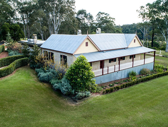 Colonial Sandstone Cottage House