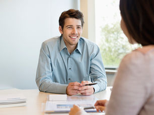 Why Candidates Should Consider Working with a Recruitment Agency to Find Their Next Role