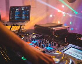 Audio mixing table