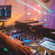 Mischpult eines DJs