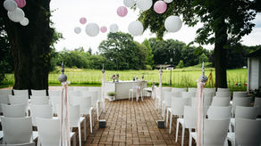 “Bodas al estilo festival: ¡Convierte tu gran día en una experiencia épica!” 🎡🎶✨