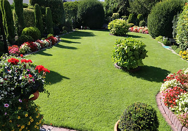 Große Gartenanlage