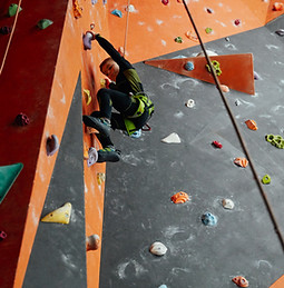 Mur d'escalade pour enfants