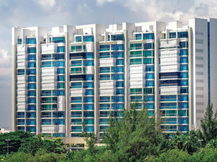 Complejo residencial moderno de alta plusvalía que requiere la gestión eficiente de un administrador de condominio utilizando el ecosistema tecnológico de haûs.