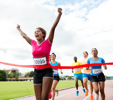 ¿Por qué Rosa no puede acabar la carrera inepta pero sí cansada? Adjetivo de estadio y de individuo