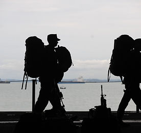 Silhouette der Soldaten