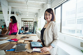 女性インテリアデザイナー