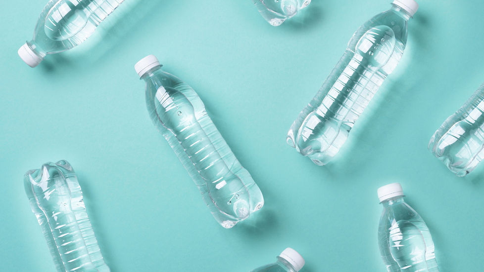 Nova studija upozorava na kronične zdravstvene rizike nano i mikroplastike iz jednokratnih plastičnih boca