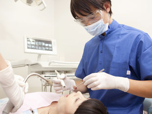 Ablazione del tartaro e levigatura .. Cosa sono e quando bisogna eseguirle?