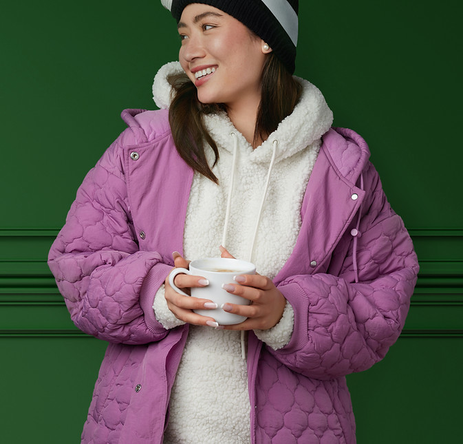 Femme en vêtements d'hiver