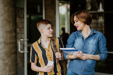 📘 Understanding Pronouns: A Simple Beginner’s Guide