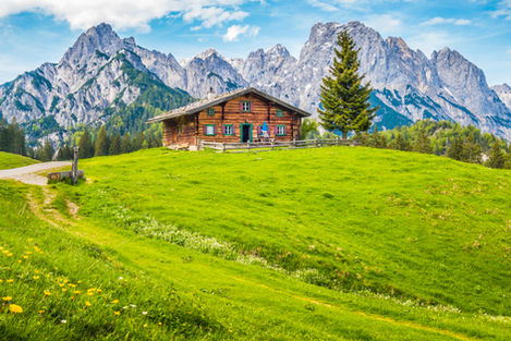 Für die Gemeinderatswahlen 2021 durfte ich für die SVP Oberwallis eine komplett neue Wahlkampagne erstellen. Mit einem visuellen und inhaltlichen Einklang präsentiert die SVP nun ihre Kandidaten in allen Bezirken gleich.
In Zusammenarbeit mit der Druckerei entstand so eine Vorlage, die sie nun selber in jedem Bezirk individuell anpassen können.