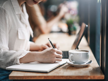 Como expressar contraste em português com MAS, EMBORA e APESAR DE