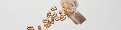 Spilled transparent capsules