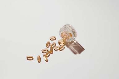 Spilled transparent capsules