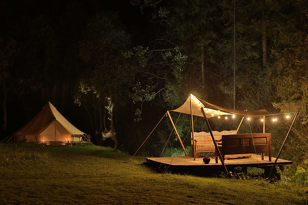 華やかなテント