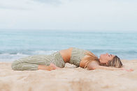 Playa de posturas de yoga