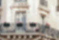 Balcon d'un immeuble parisien