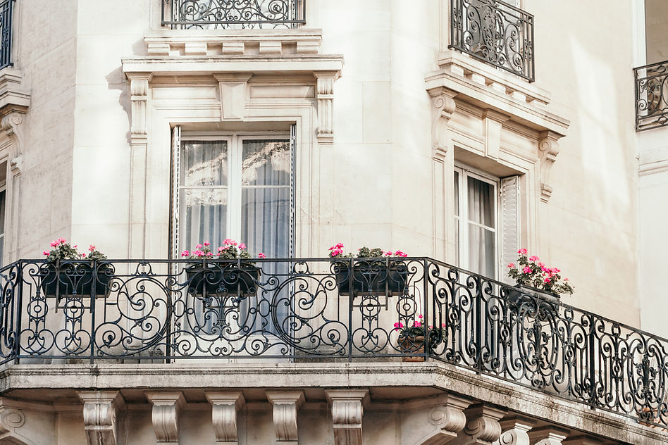 Balcon d'un immeuble parisien
