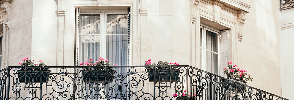 Balcon d'un immeuble parisien