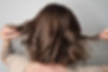 Cabello corto castaño