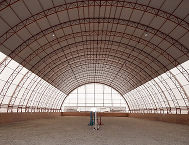 Arène d'équitation intérieure