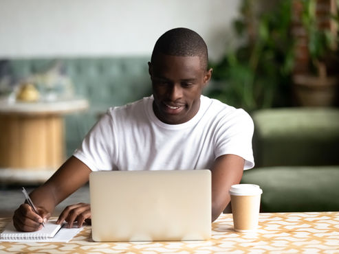 How  to Choose a Career Coach in 2024 (And Find The Perfect Fit)